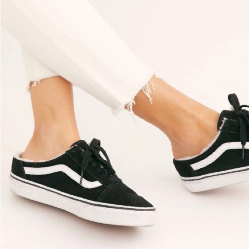 Vans Skater Old Skool Mule (Sued) Black/Sherpa Faux Fur Women’s Size 6.5